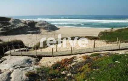 Moradia T4 para Venda em Charneca de Caparica e Sobreda