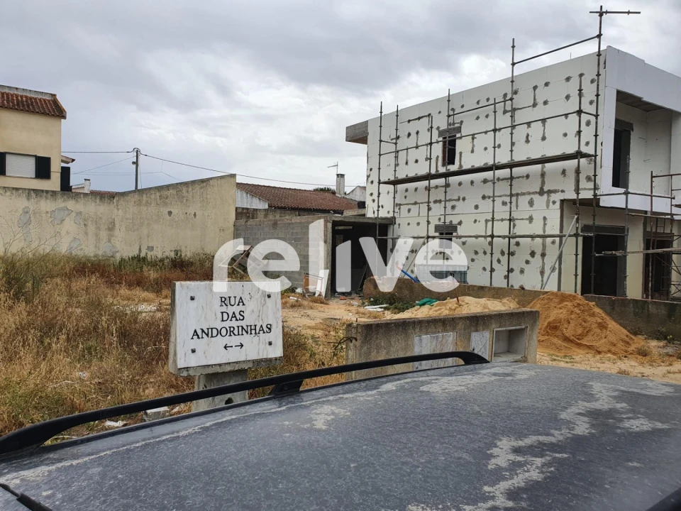 Moradia T4 para Venda em Charneca de Caparica e Sobreda Foto 16