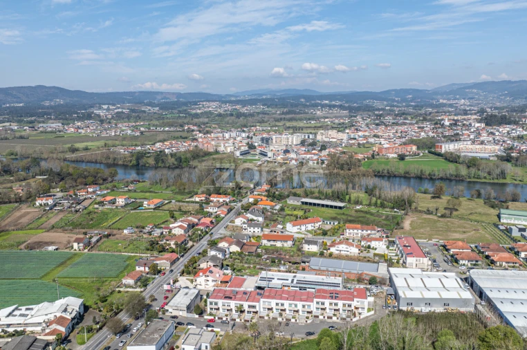 Moradia T3 para Venda em Merelim (São Paio), Panoias e Parada de Tibães Foto 4