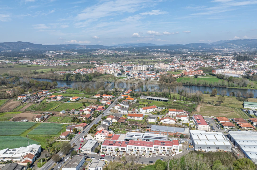 Moradia T3 para Venda em Merelim (São Paio), Panoias e Parada de Tibães Foto 4