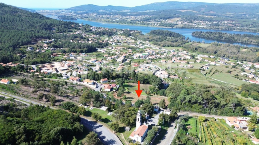 Terreno para Venda em Gondarem Foto 2