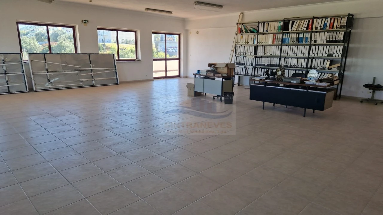 Prédio para Venda em Alverca do Ribatejo e Sobralinho Foto 17