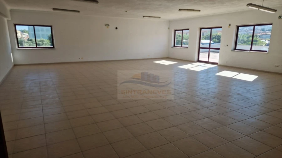 Prédio para Venda em Alverca do Ribatejo e Sobralinho Foto 16
