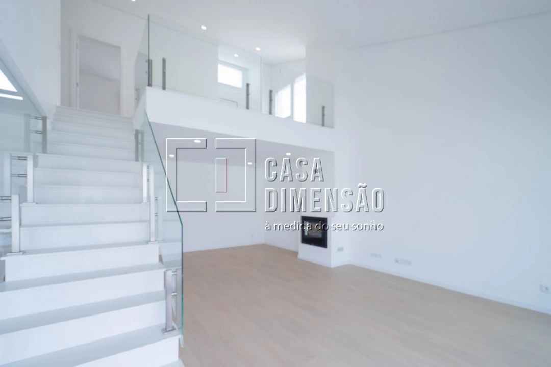 Moradia T4 para Venda em Laranjeiro e Feijó Foto 9