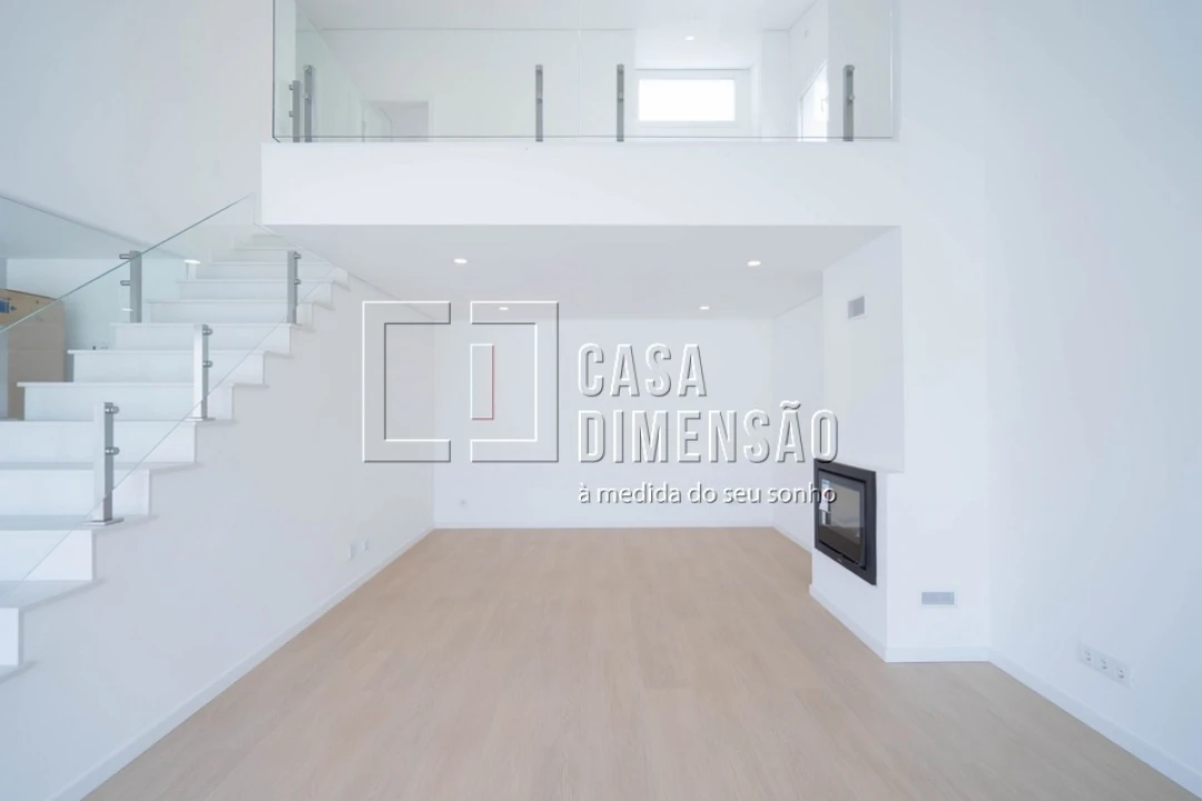 Moradia T4 para Venda em Laranjeiro e Feijó Foto 10