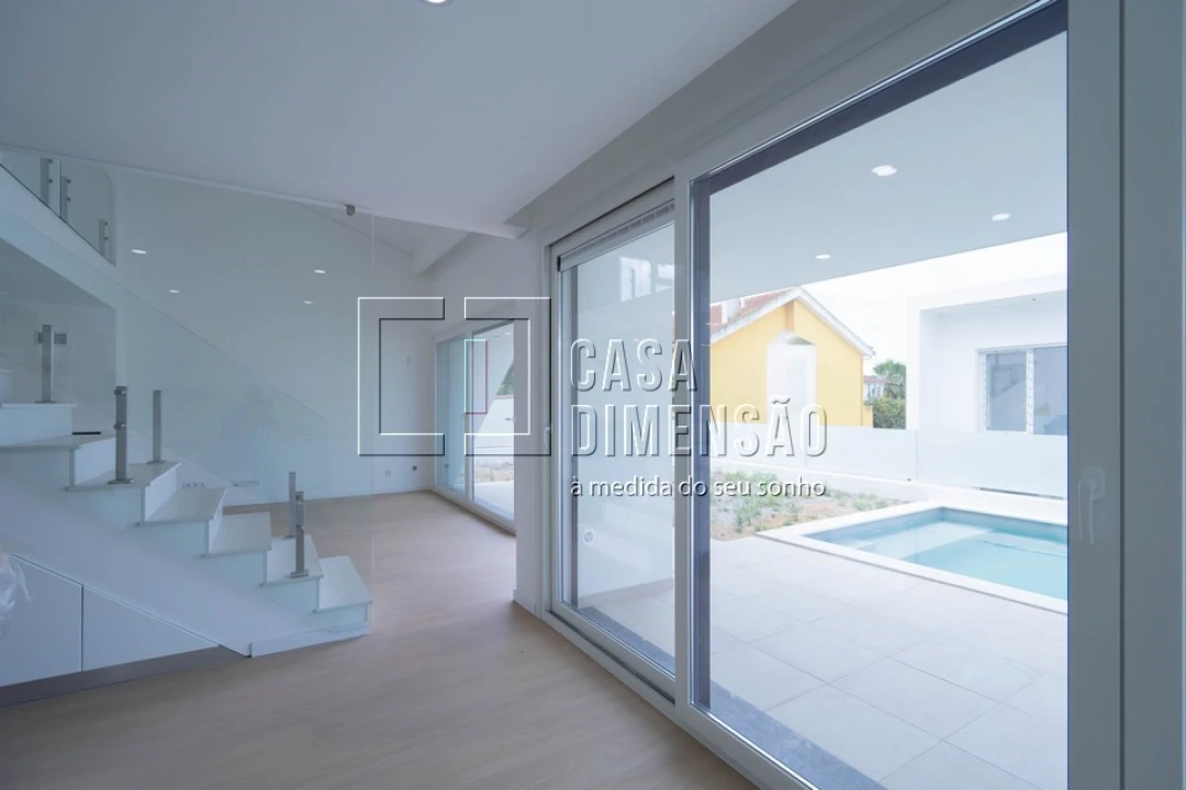 Moradia T4 para Venda em Laranjeiro e Feijó Foto 21