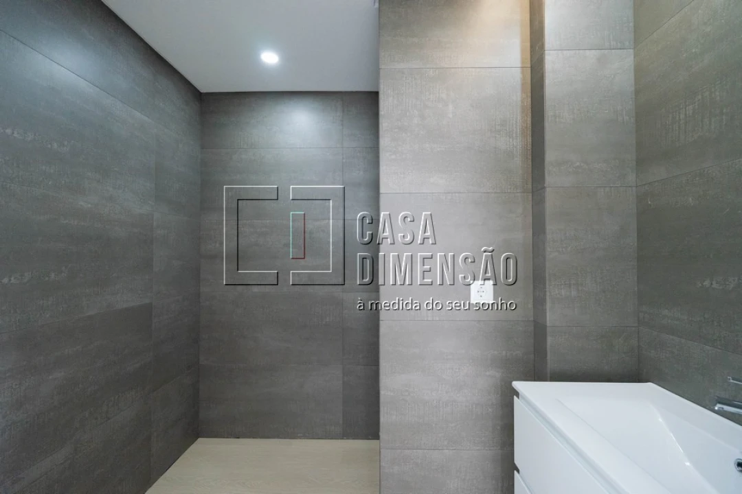 Moradia T4 para Venda em Laranjeiro e Feijó Foto 27