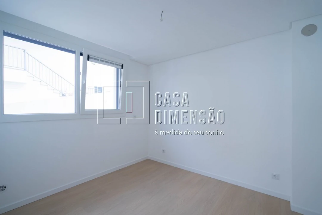 Moradia T4 para Venda em Laranjeiro e Feijó Foto 31