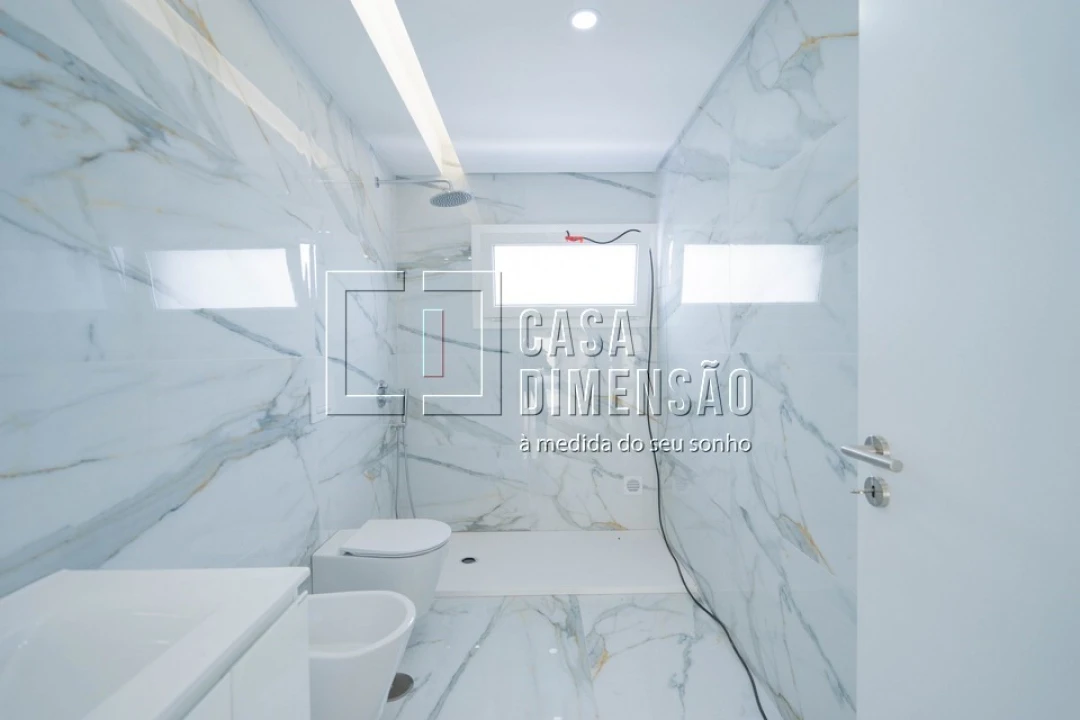 Moradia T4 para Venda em Laranjeiro e Feijó Foto 41