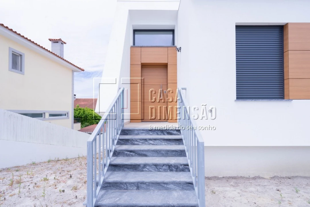 Moradia T4 para Venda em Laranjeiro e Feijó Foto 52