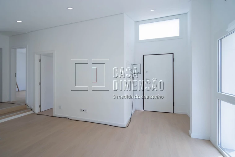 Moradia T4 para Venda em Laranjeiro e Feijó Foto 3