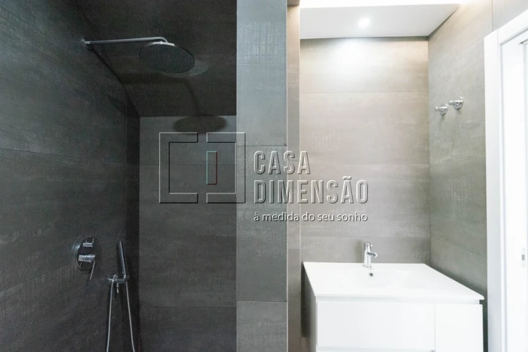 Moradia T4 para Venda em Laranjeiro e Feijó Foto 29