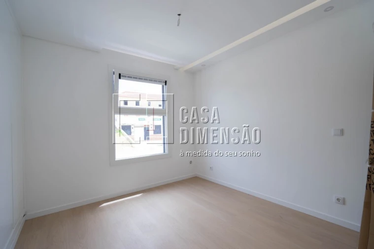 Moradia T4 para Venda em Laranjeiro e Feijó Foto 37