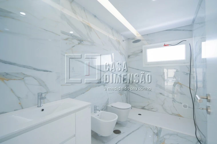 Moradia T4 para Venda em Laranjeiro e Feijó Foto 42