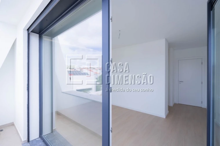 Moradia T4 para Venda em Laranjeiro e Feijó Foto 51