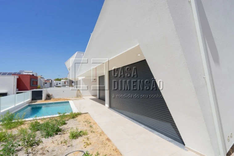 Moradia T4 para Venda em Laranjeiro e Feijó Foto 61