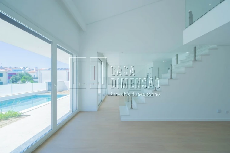 Moradia T4 para Venda em Laranjeiro e Feijó Foto 14