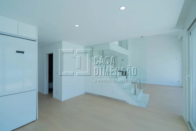 Moradia T4 para Venda em Laranjeiro e Feijó Foto 18