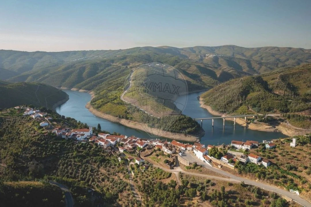 Moradia T1 para Venda em Alvaro Foto 2