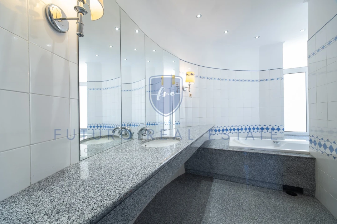 Moradia T4 para Venda em Funchal (Se) Foto 26