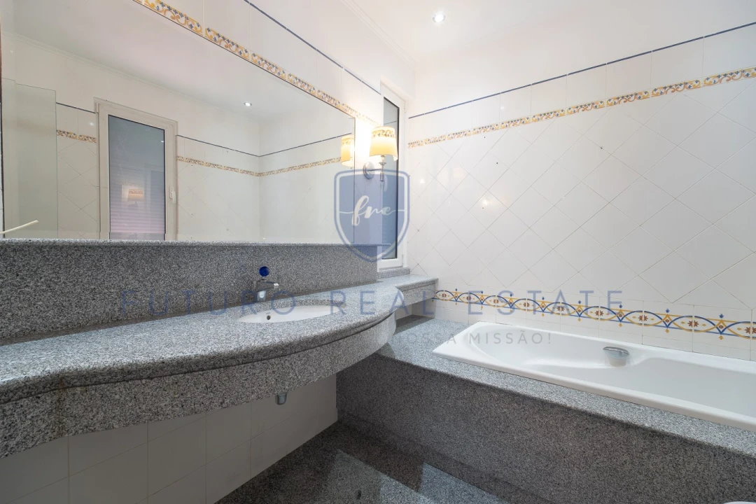 Moradia T4 para Venda em Funchal (Se) Foto 27