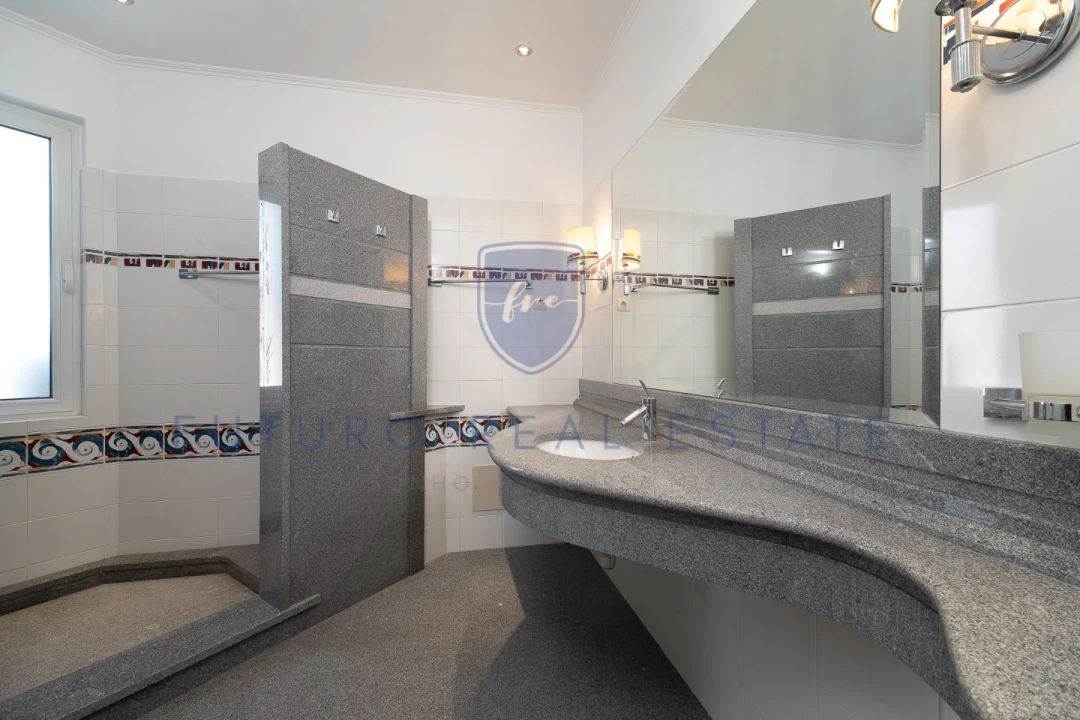 Moradia T4 para Venda em Funchal (Se) Foto 28