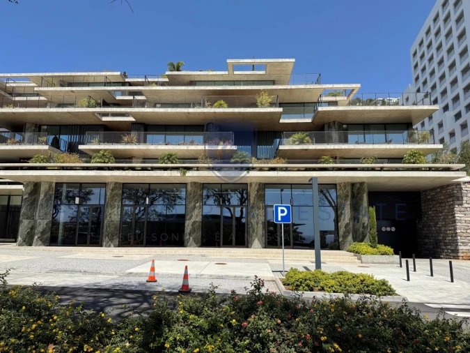 Loja para Arrendamento em São Martinho Foto 12