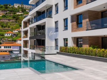 Apartamento T5 para Venda em Funchal (São Pedro)