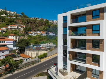 Apartamento T5 para Venda em Funchal (São Pedro)