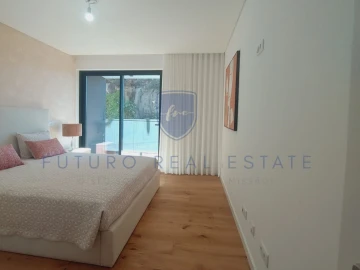 Apartamento T5 para Venda em Funchal (São Pedro)