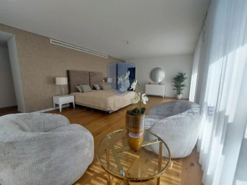 Apartamento T5 para Venda em Funchal (São Pedro)