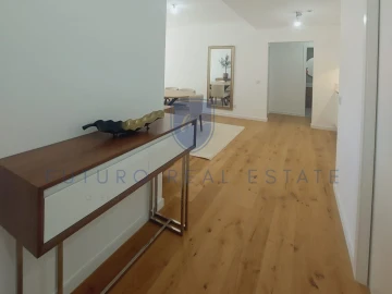 Apartamento T5 para Venda em Funchal (São Pedro)