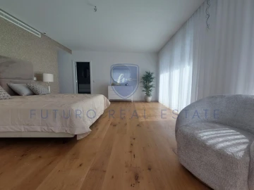 Apartamento T5 para Venda em Funchal (São Pedro)