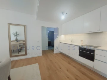 Apartamento T5 para Venda em Funchal (São Pedro)