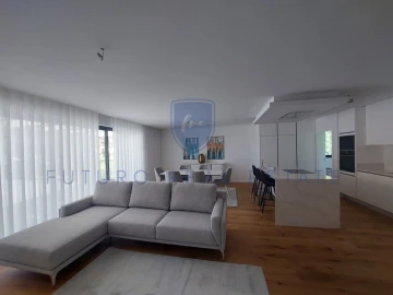 Apartamento T5 para Venda em Funchal (São Pedro)