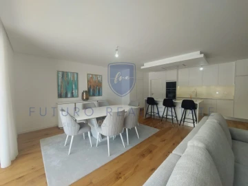 Apartamento T5 para Venda em Funchal (São Pedro)