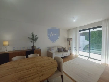 Apartamento T5 para Venda em Funchal (São Pedro)