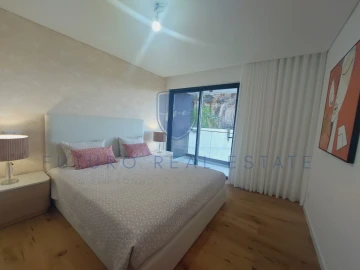 Apartamento T5 para Venda em Funchal (São Pedro)