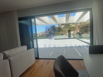 Apartamento T5 para Venda em Funchal (São Pedro)