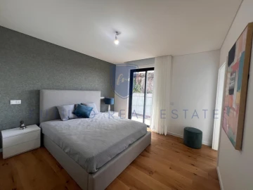 Apartamento T5 para Venda em Funchal (São Pedro)