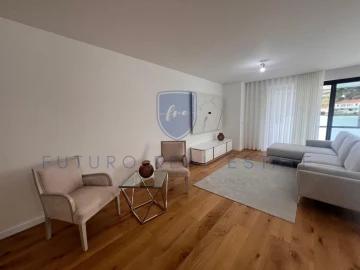 Apartamento T5 para Venda em Funchal (São Pedro)