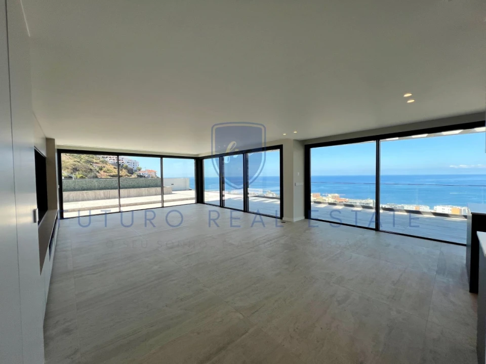 Apartamento T4 para Venda em São Martinho Foto 2