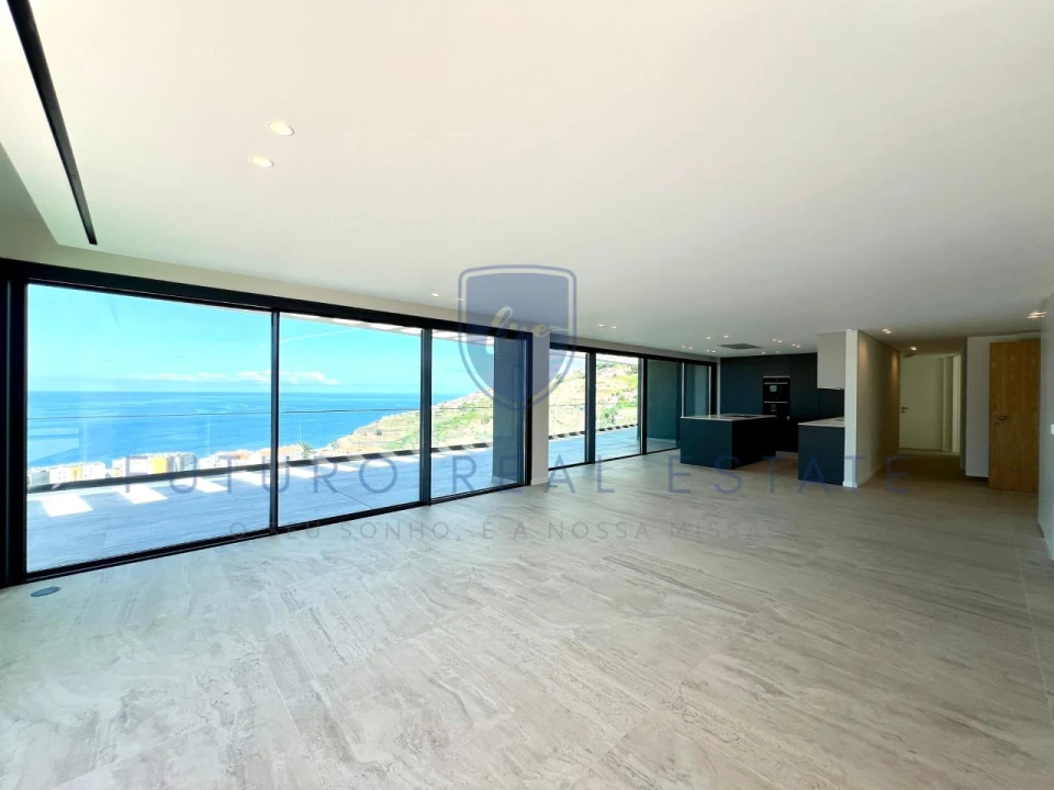 Apartamento T4 para Venda em São Martinho Foto 3