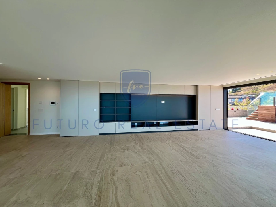 Apartamento T4 para Venda em São Martinho Foto 5