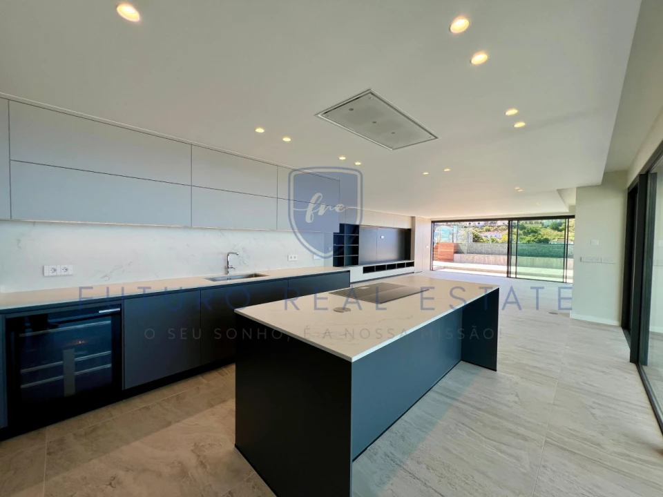 Apartamento T4 para Venda em São Martinho Foto 9