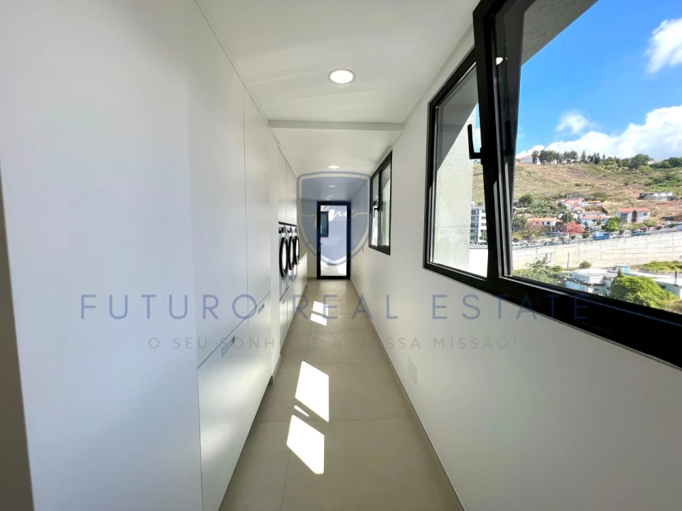 Apartamento T4 para Venda em São Martinho Foto 16