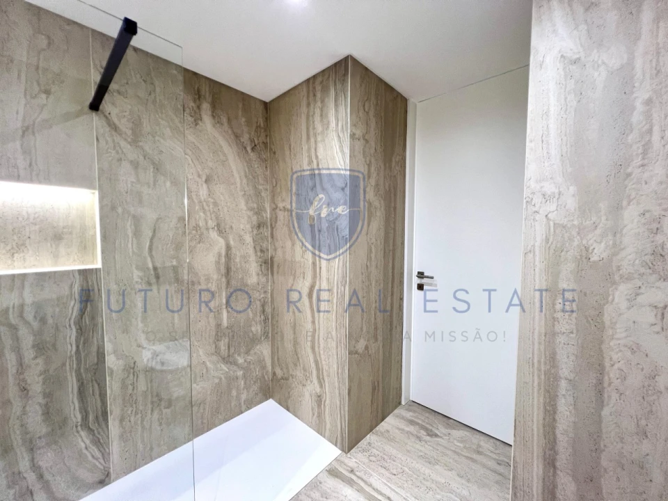 Apartamento T4 para Venda em São Martinho Foto 40