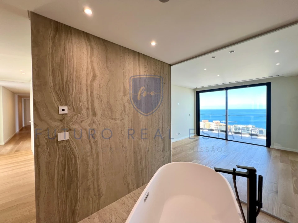 Apartamento T4 para Venda em São Martinho Foto 53