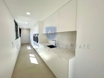 Apartamento T4 para Venda em São Martinho