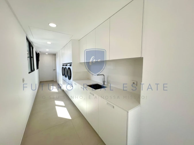 Apartamento T4 para Venda em São Martinho Foto 19